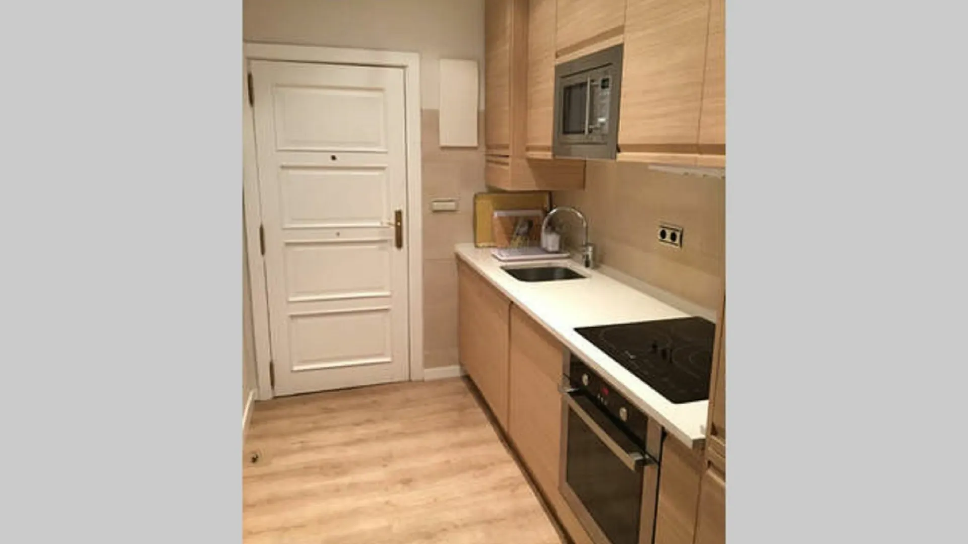 Azpeitia Elegant Home In Center San Sebastian 0*,